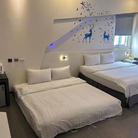 Galaxia Business Hotel Taichung Exterior photo