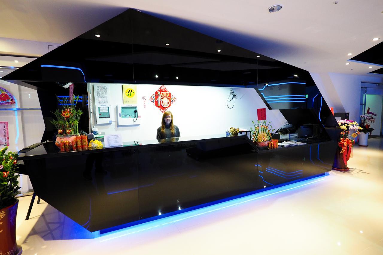 Galaxia Business Hotel Taichung Exterior photo