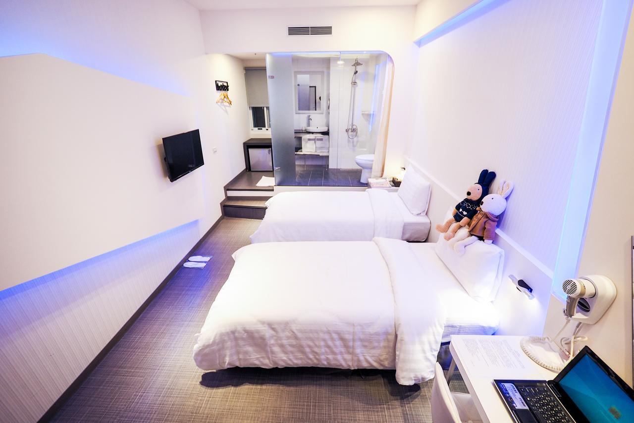 Galaxia Business Hotel Taichung Exterior photo