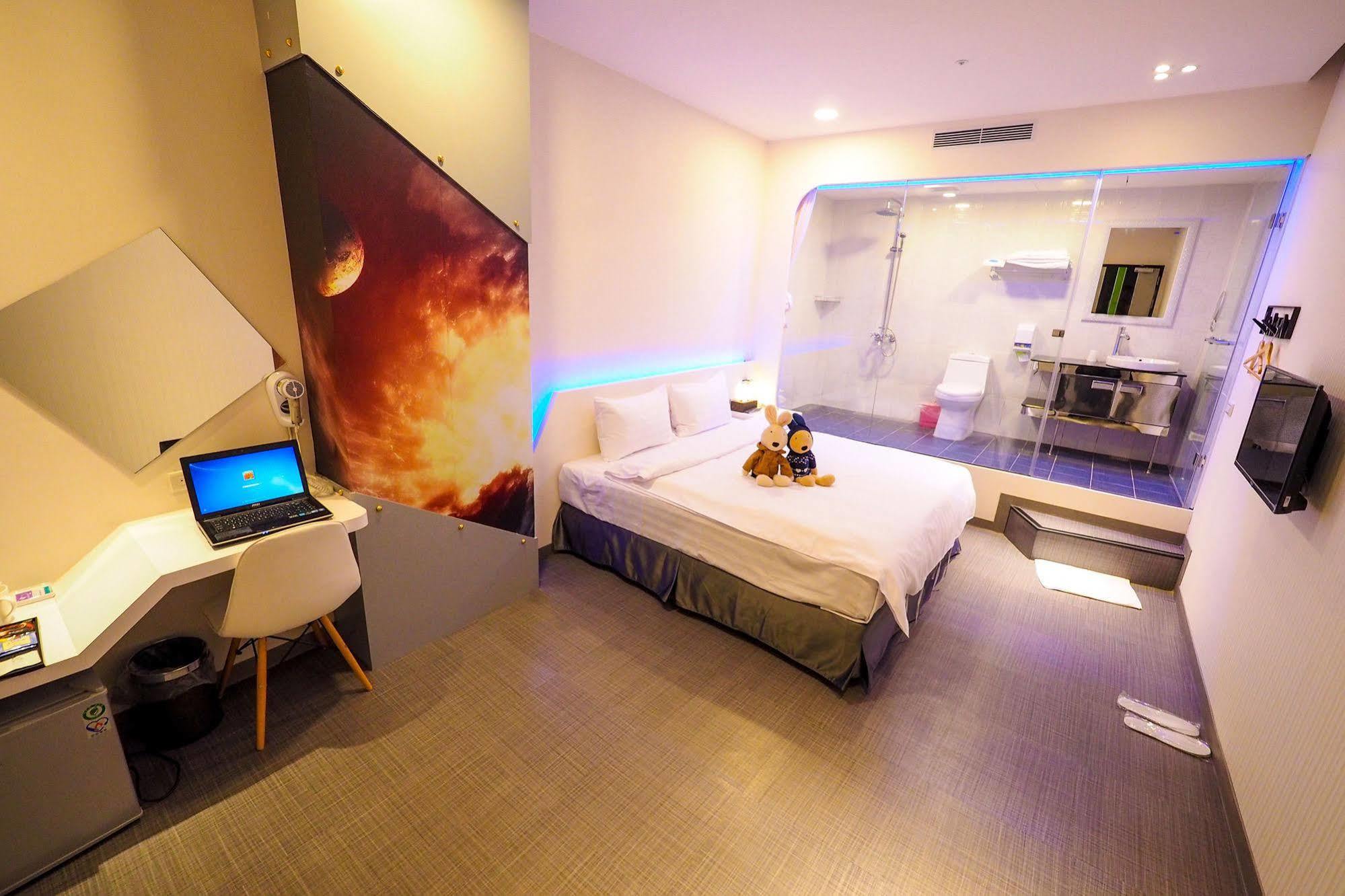 Galaxia Business Hotel Taichung Exterior photo