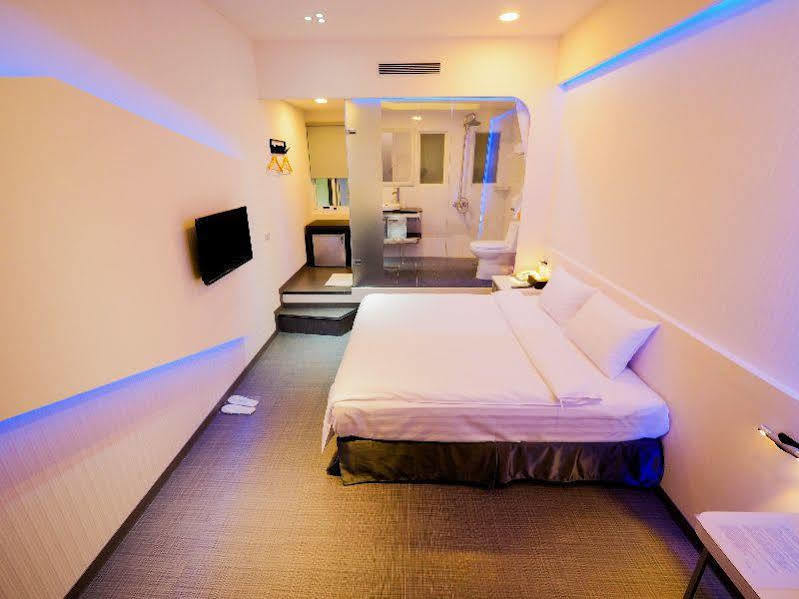 Galaxia Business Hotel Taichung Exterior photo