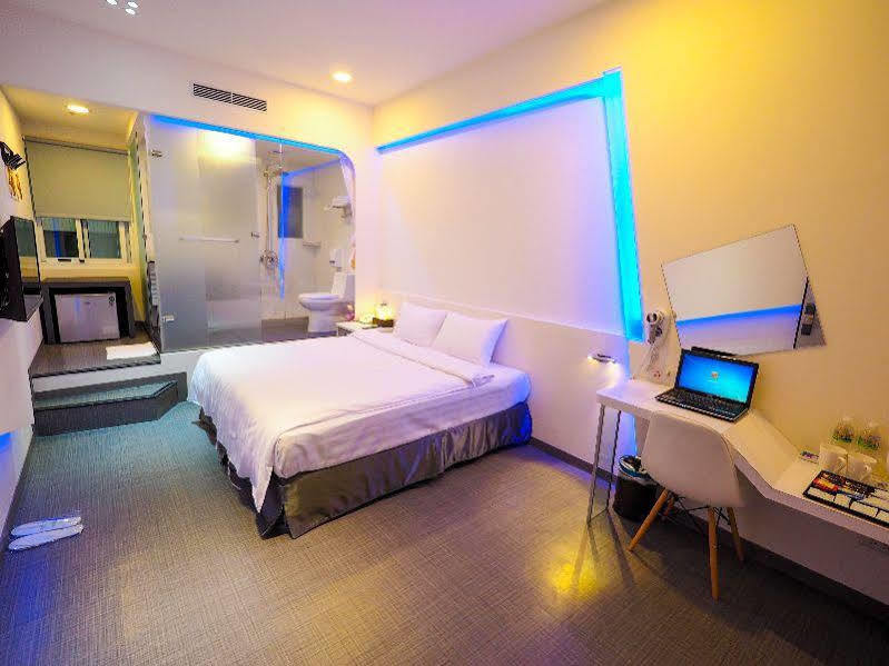 Galaxia Business Hotel Taichung Exterior photo