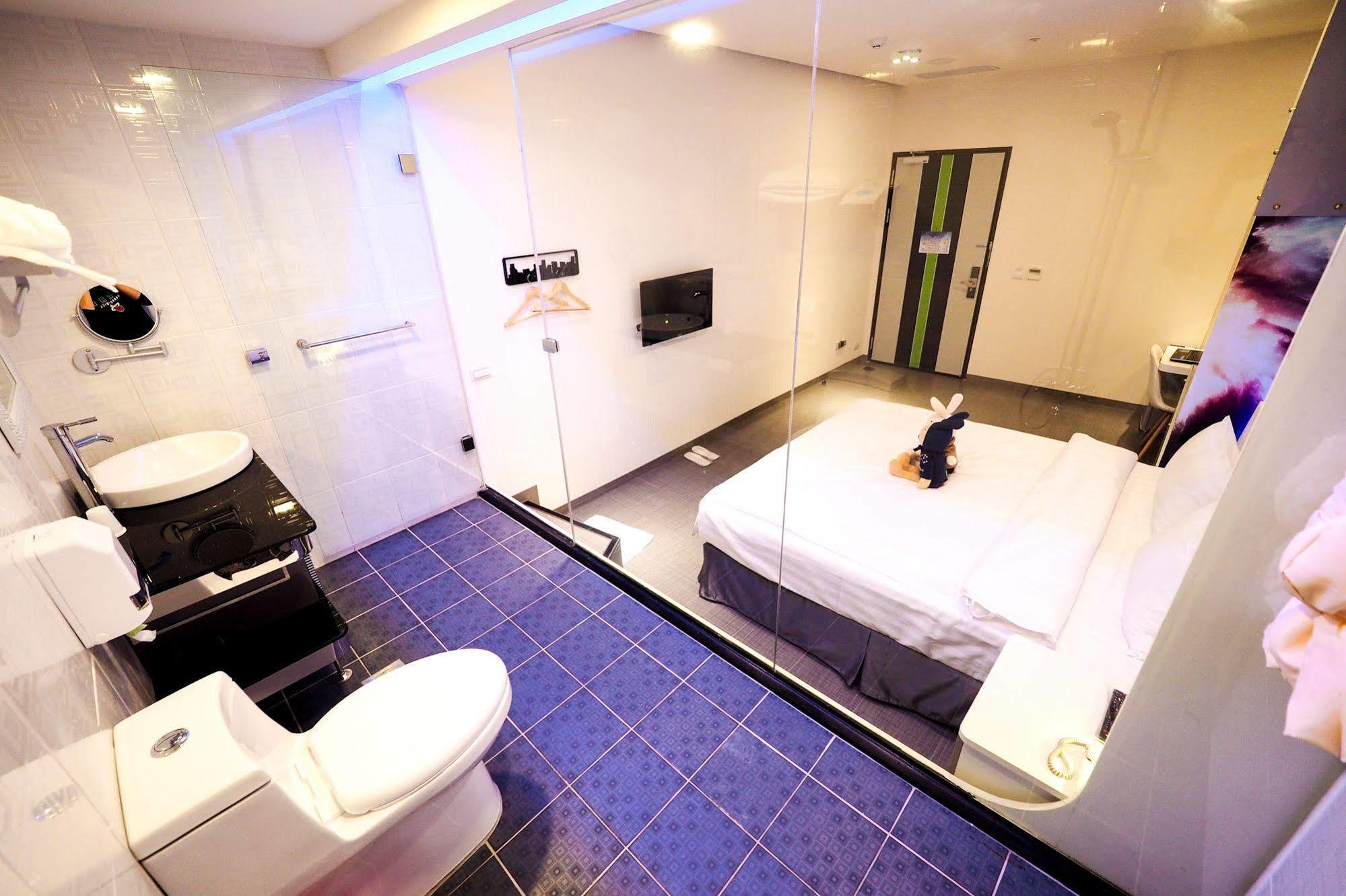 Galaxia Business Hotel Taichung Exterior photo