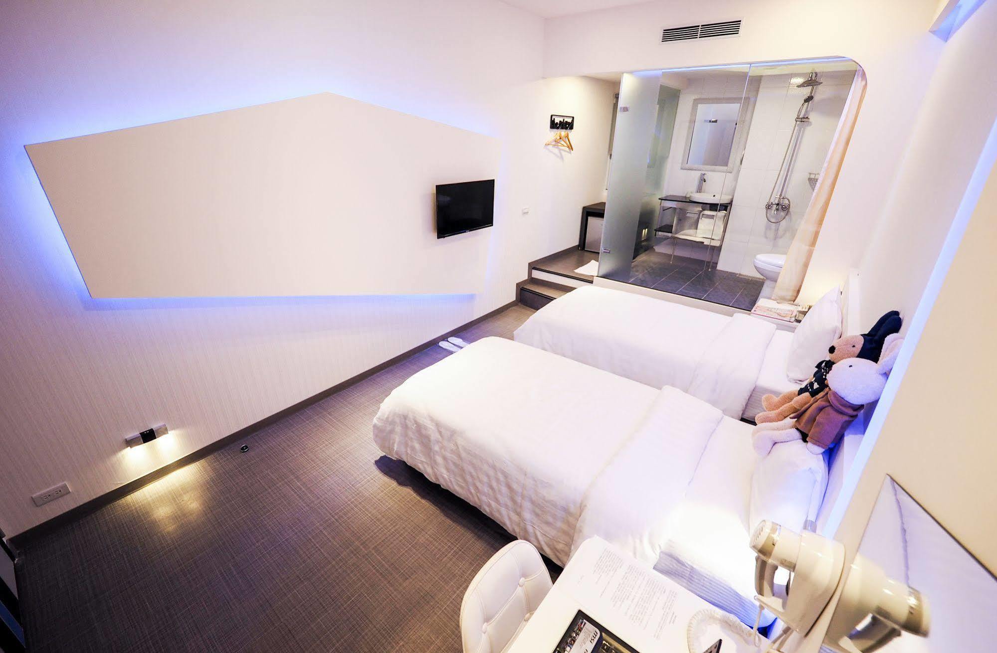 Galaxia Business Hotel Taichung Exterior photo