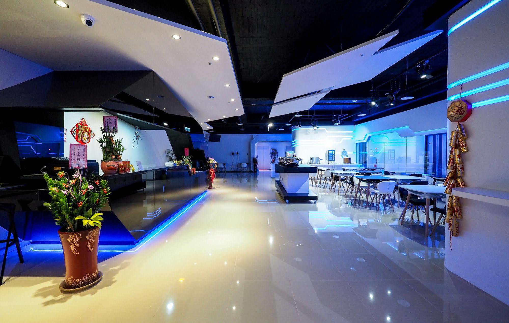 Galaxia Business Hotel Taichung Exterior photo