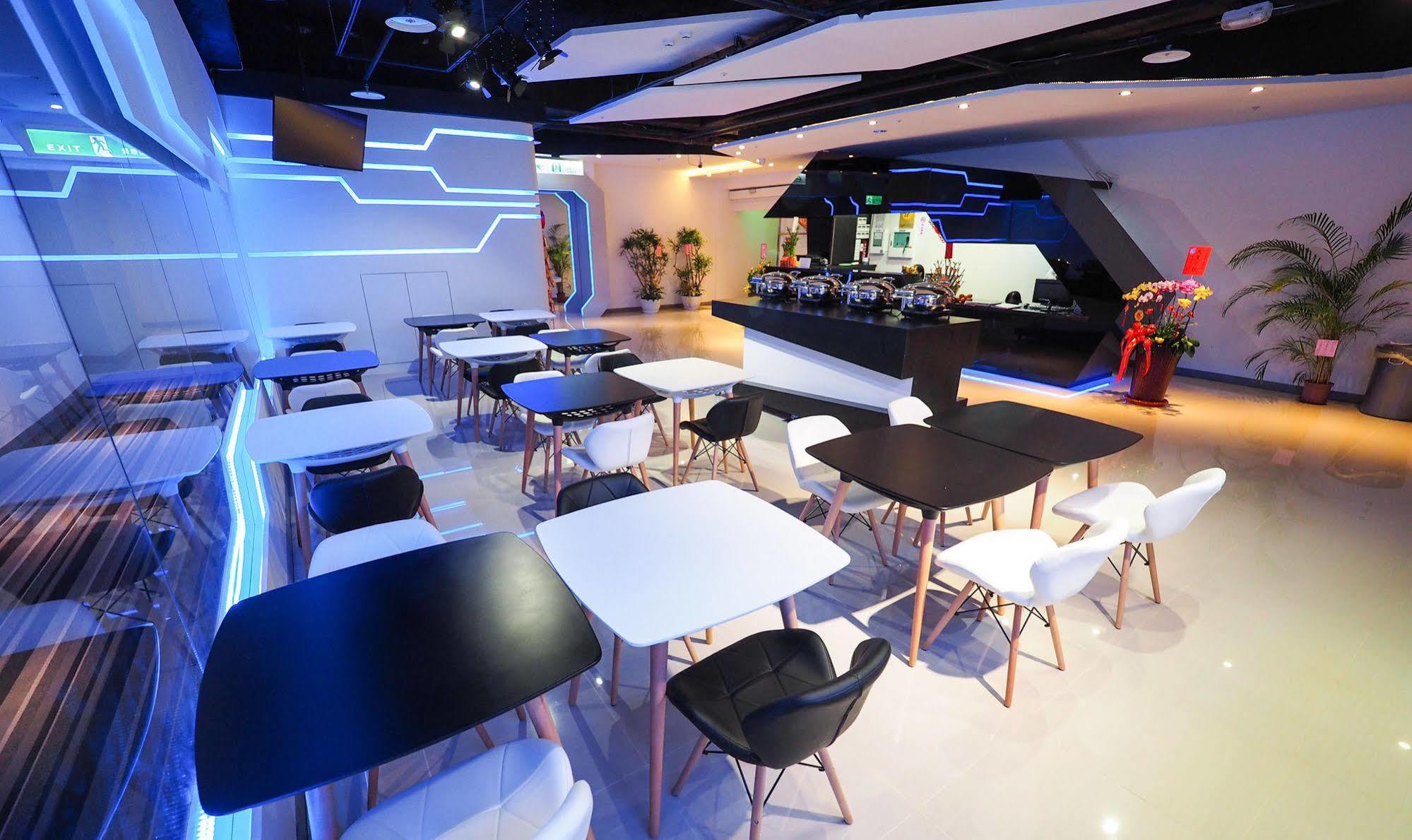 Galaxia Business Hotel Taichung Exterior photo