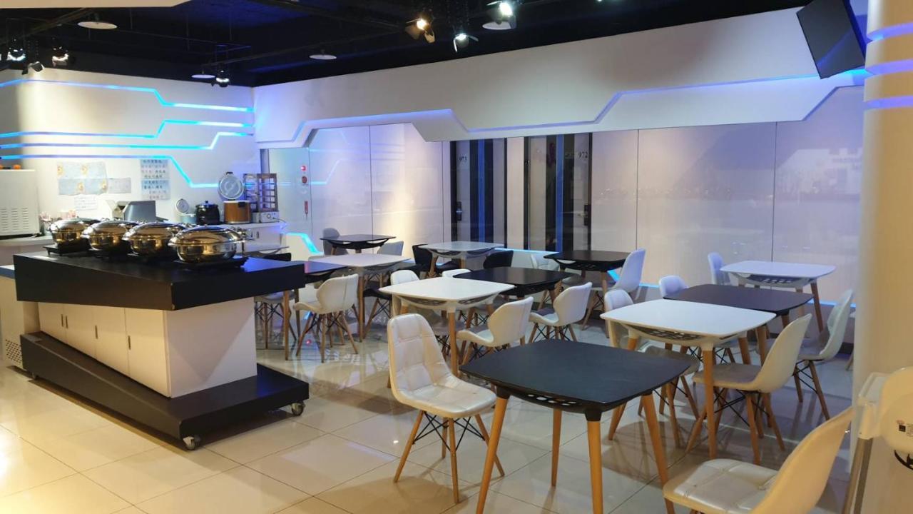 Galaxia Business Hotel Taichung Exterior photo