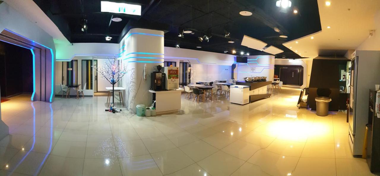 Galaxia Business Hotel Taichung Exterior photo